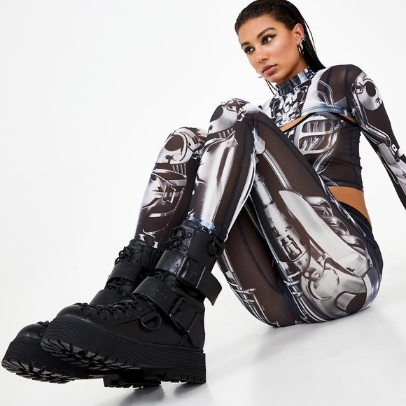 ❌SOLD❌🖤DOLLSKILL🖤 Club Exx Low Traitor Boots - Picture 2 of 7